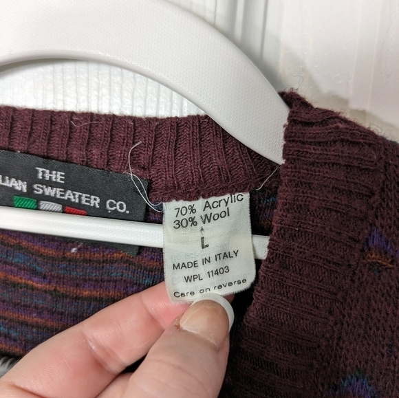 Men's Burgundy Knit Vest - Picture 5 of 7